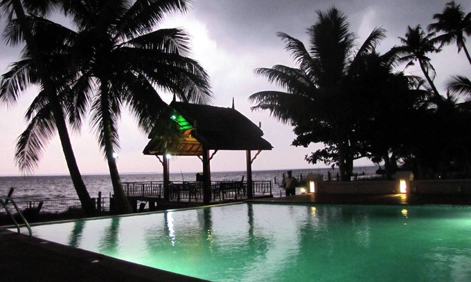 Kumarakom Hotel | Abad Whispering Palms