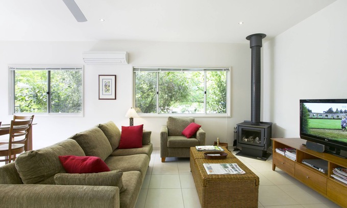 Bright Cottage | Abalina Cottages, Rotary Drive