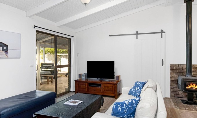 Abbey House | Abbey Beach Shack - Pet Friendly accommodation in beautiful Abbey!