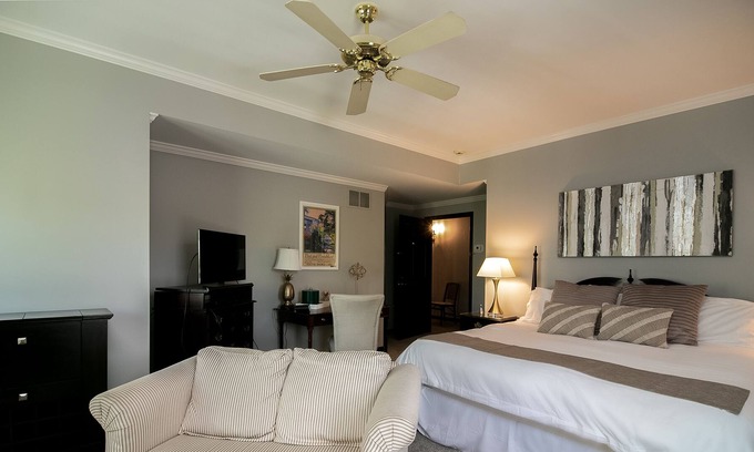 Valparaiso Apartment | Abbotsford Suite at Aberdeen
