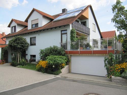 Zapfendorf Apartment | Abendstille am Obstgarten mit Terrasse