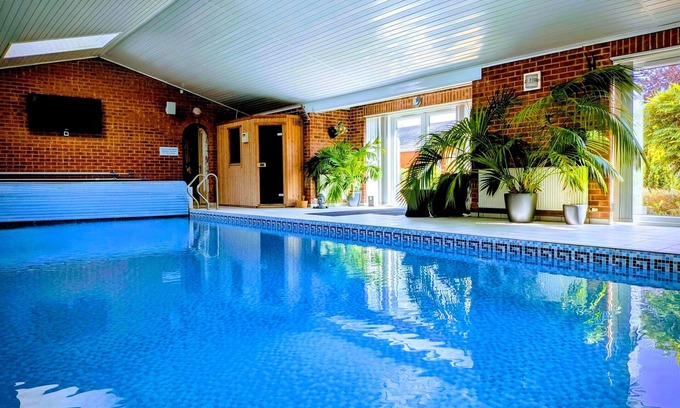Goxhill Villa | Aberfall Villa Pool Hot Tub Saunas Gym Cinema Gdns