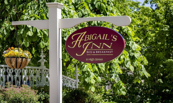 Camden Bed & Breakfast | Abigail's Inn