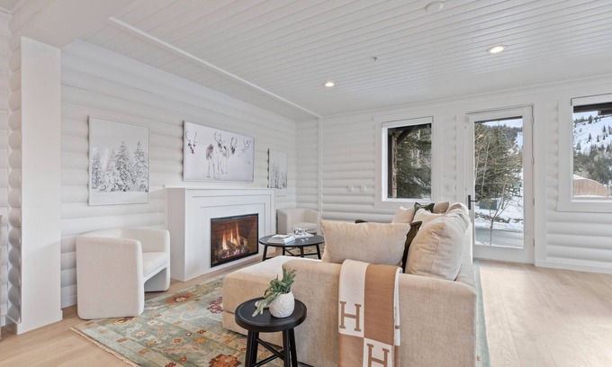 Deer Valley Condo | Abode at Black Bear #101
