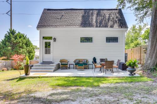 Wilmington House | about 1 Mi to Dtwn Wilmington Home with Patio!