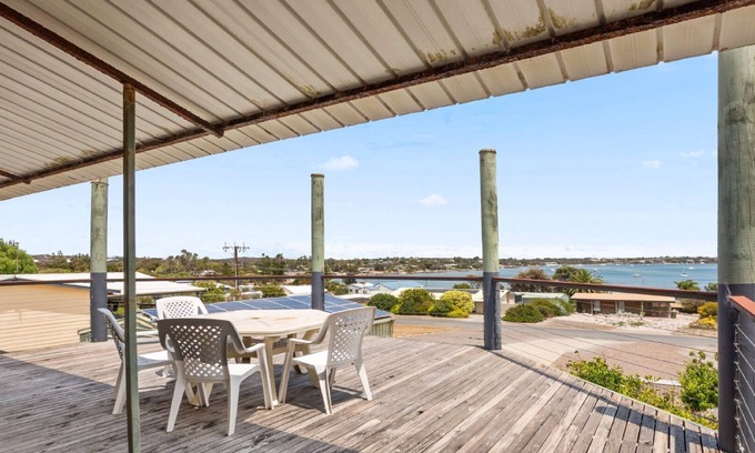 Lake Wangary House | About Windward - Budget Property With Million $ Views