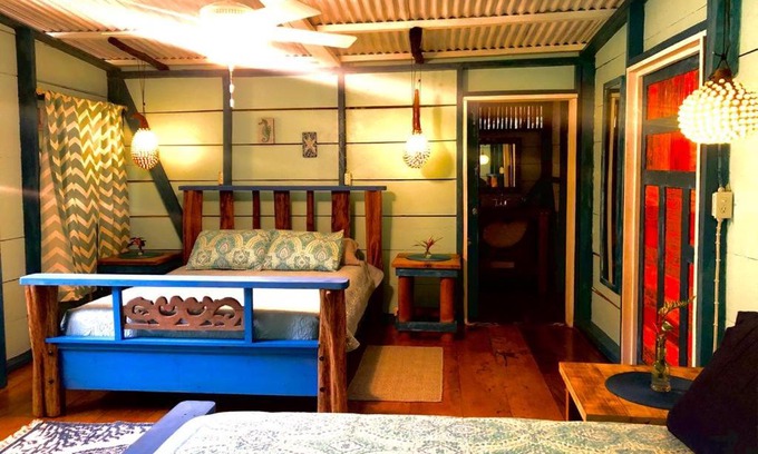 Bocas del Toro House | Abracadabra Bluff Beach