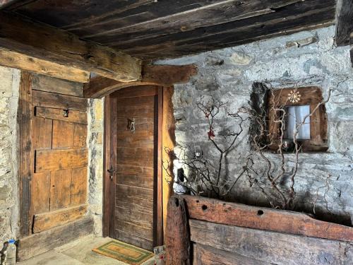 Antagnod Apartment | Abri des Cimes, dormire tra pietra e legno CIR 0124