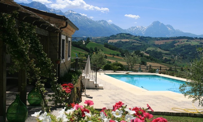 Castiglione Messer Raimondo Villa | Absolutely beautiful 5 star historic farmhouse, stunning pool- unbelievable view