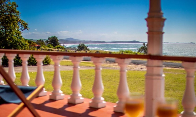 Minnie Water Apartment | Absolute Beachfront Getaway - Seascape Beach