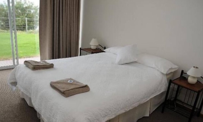 Port Lincoln Apartment | ABSOLUTE WATERFRONT 2 BEDROOM UNIT