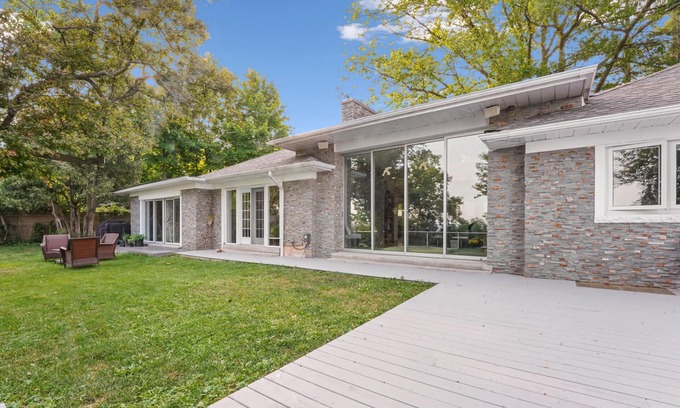 Guildwood House | Absolutely Stunning Views Of Lake Ontario