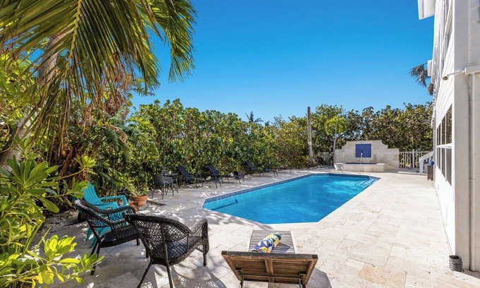 Anna Maria House | Acacia Breeze by Duncan Real Estate