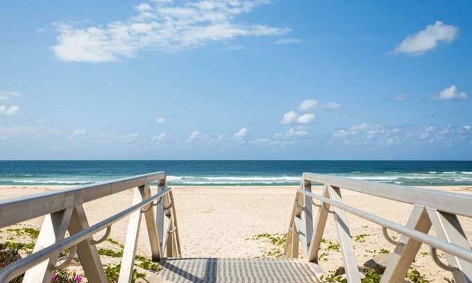 Kingscliff Apartment | Acacia Holiday Apartment - Cozy seaside getaway with quiet charm and balcony