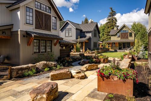 Crested Butte House | Academy Place | King's Crown