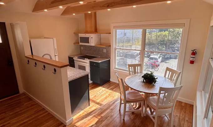 Northeast Harbor Apartment | Acadia National Park- Bar Harbor Maine 2nd Story + Gym Access