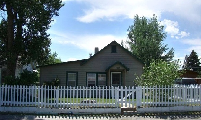 Cody House | Accepting reservations for 2026 summer! Visit Yellowstone!