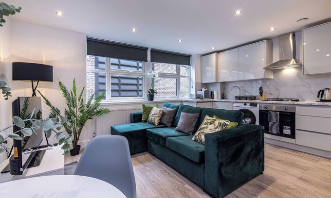 Basingstoke Apartment | Accessible 2-Bed Apartment in Central Basingstoke