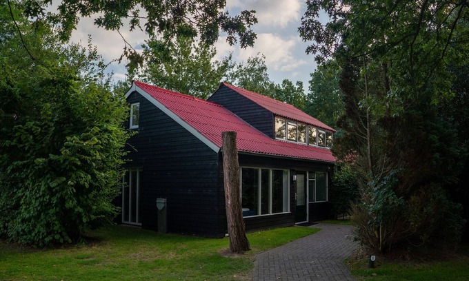 Midlaren House | Accessible Home in a Tranquil Wooded Park