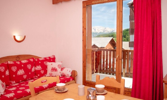 Puy-Saint-Vincent Apartment | Accessible Studio for 2 Near Slopes with Pool and Stunning Views