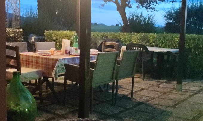 Casalini Apartment | Accogliente Appartamento in Antico Casolare con Piscina Condivisa
