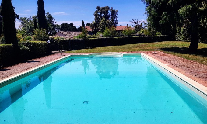 Gambassi Terme Apartment | Accogliente Appartamento Immerso nel Verde con Piscina