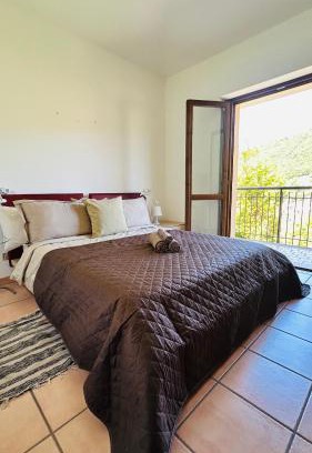 Fiuggi Apartment | Accogliente Appartamento con Balcone Panoramico Fino a 3 Persone, Vicino al Centro Storico