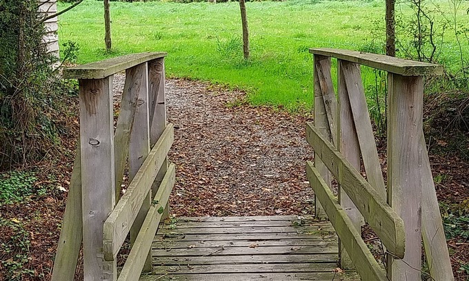 Saint-Martin-du-Fouilloux Ski Chalet | Accommodation (dories) in the form of a toue cabanée, pets welcome