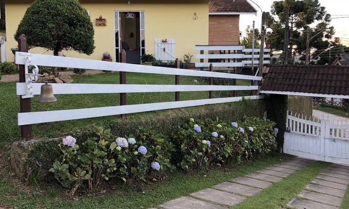 Vila Britania House | ACCOMMODATING HOUSE WITH FIREPLACE ON THE MOUNTAIN - GREAT PRICE! GREAT OPPORTUNITY!