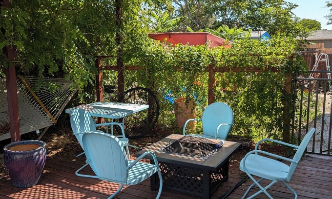 Ladera West House | Accommodating Casa in quiet neighborhood, close to Old Town, Zoo.