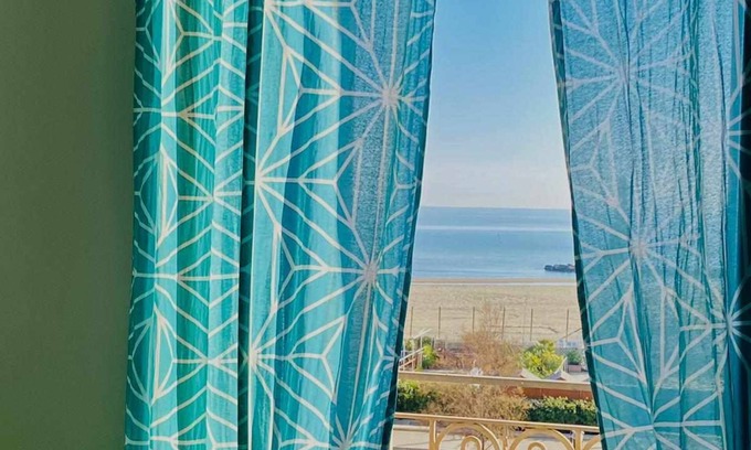 Nettuno Apartment | Accommodation in Art Nouveau building facing the sea