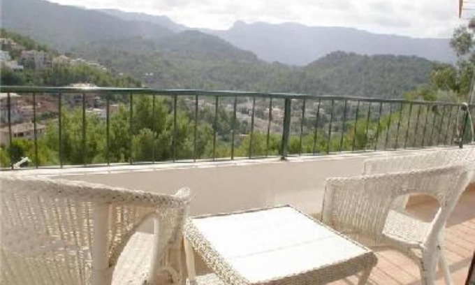 Soller Apartment | Accommodation on harbor and beach with mountain views