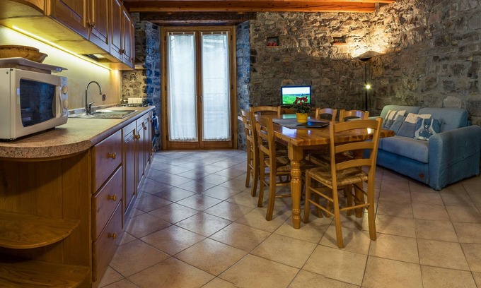 Zorzino Apartment | Accommodation on three floors in a castle in Zorzino, Pisa apartment