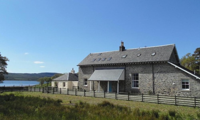 Tarbert House | Achaglachgach Stables