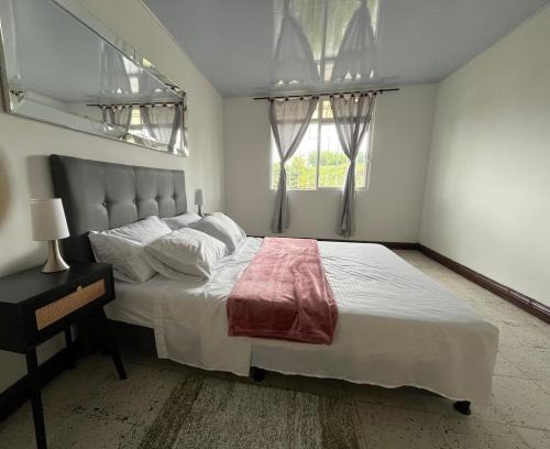 Calarca Apartment | ACOGEDOR APARTAMENTO DISPONIBLE eN CALARCA QUINDIO EXCELENTE UBICACION EN CONJUNTO CERRADO 2 HABITACIONES PARKING BIEN EQUIPADO