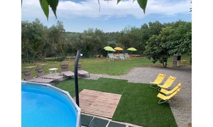 Sant Ferriol Cottage | Acogedora casa con amplio jardín y piscina