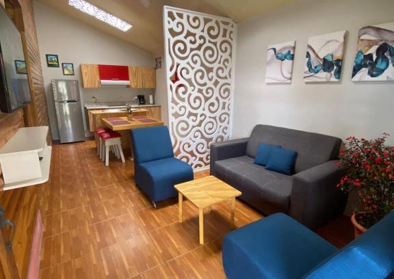 La Fortuna House | Acogedora Casa tipo Cabaña en el Centro de La Fortuna