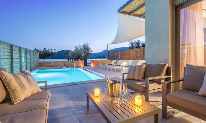 Perigiali Villa | Acqua di Mare - Villa Siena