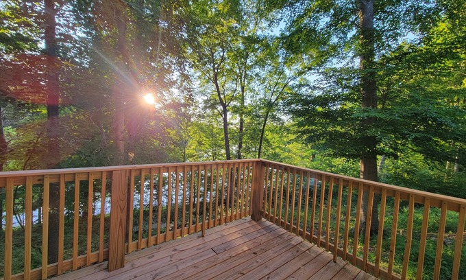 Leitchfield House | Acre lot surrounded by Rough River