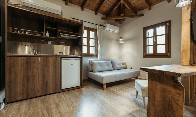 Pikoulianika House | Acropolis Mystra Guesthouse