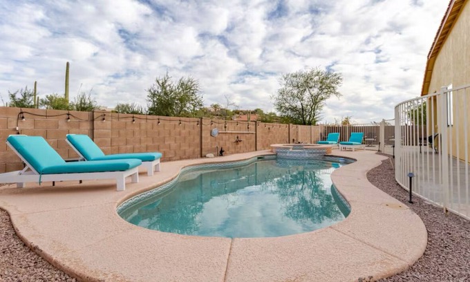 Tucson House | ✨ Across Starpass private pool Private hot tub, Free fast wifi, Free coffee ✨