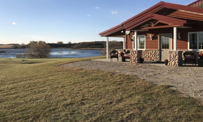 New London House | ACTION PACKED LODGE WITH VIEWS and plenty of fun for adults and kids.