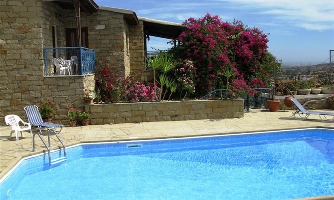 Tochni Apartment | Adamos 1BDR Apt #3 Riding stables 5 km