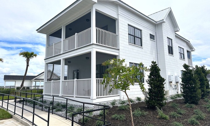 Lake Alfred Cottage | Adams Estate - Burton #2B (ADA)