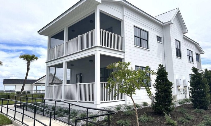 Lake Alfred Cottage | Adams Estate - Burton #2B