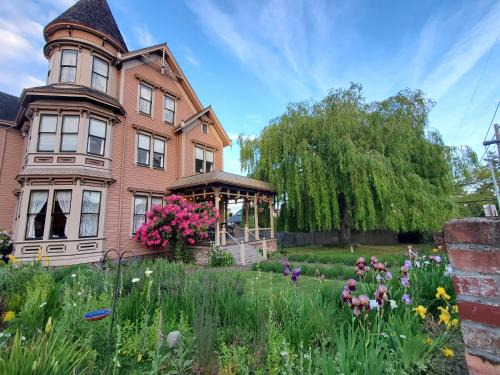 Port Townsend Bed & Breakfast | Adams Pragge House - Victorian Bed & Breakfast