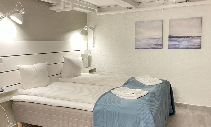 Aalborg Bed & Breakfast | aday - Aalborg Mansion - Elegant Room