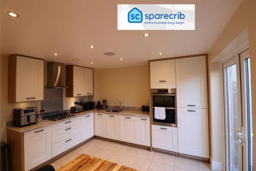 Runnymede House | Addlestone Stylish Four Bedroom Townhouse