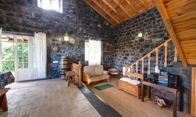 Prainha House | Adega Poça