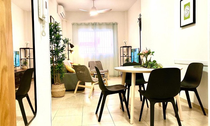El Palmar Apartment | Adelfa - 2 hab, AA, parking gratis, junto Hospital